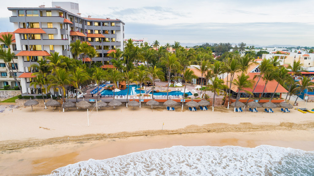 Luna Palace Hotel And Suites Mazatlán Hotels Sunwing Vacations Hotel Photo 1