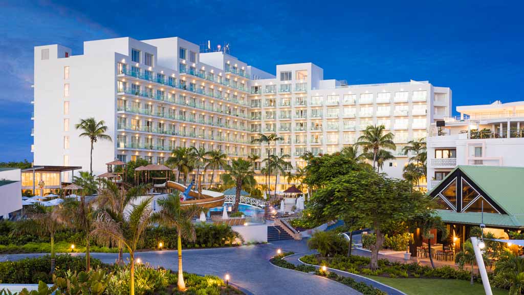 Sonesta Maho Beach Resort And St Maarten Hotels Sunwing Sonesta Maho Beach Resort St Maarten Hotel Photo 1 2